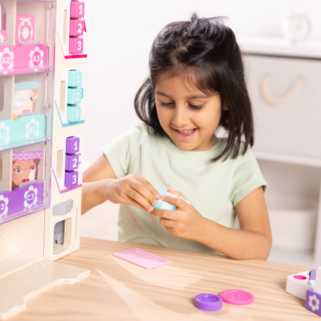 Melissa & Doug - Beauty Kiosk Playset