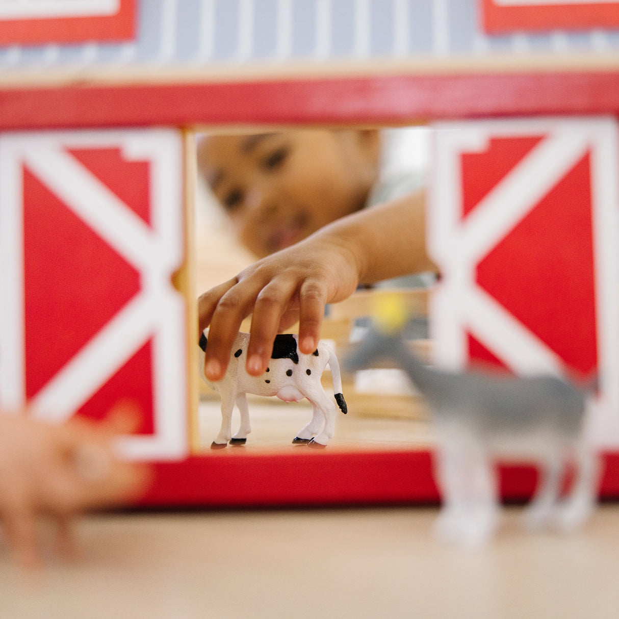 Melissa & Doug - Fold And Go Barn
