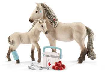 Schleich - Horse Club Hannah FIRST-AID KIT - Modern Brands Australia